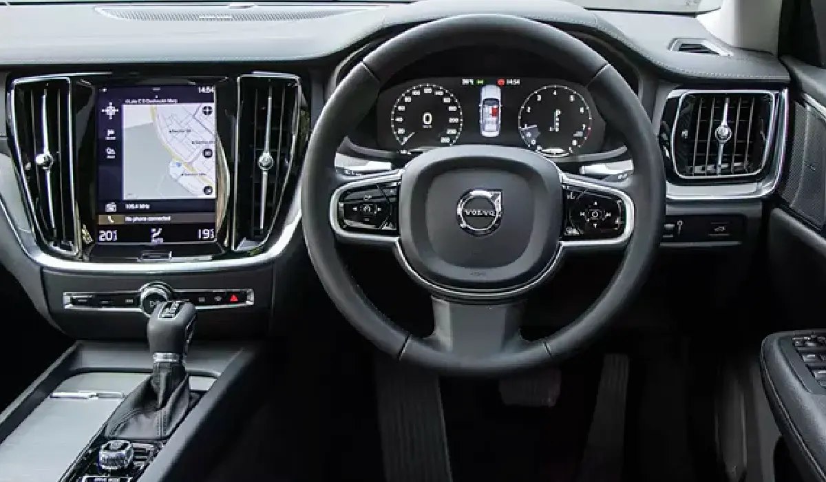 Volvo - S60 D4 R-Design - Car Rentals Near me - Used Cars Near me - Exclusive Concierge Club.webp